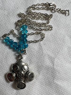 Blaue Kristall Gasmaske Halskette Kette NEU GESCHENK Breaking Bad Horror Apokalyptisch