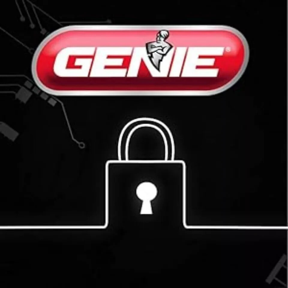 Genie Chain Drive 750 3/4 HPc Garage Door Opener w/Battery Backup