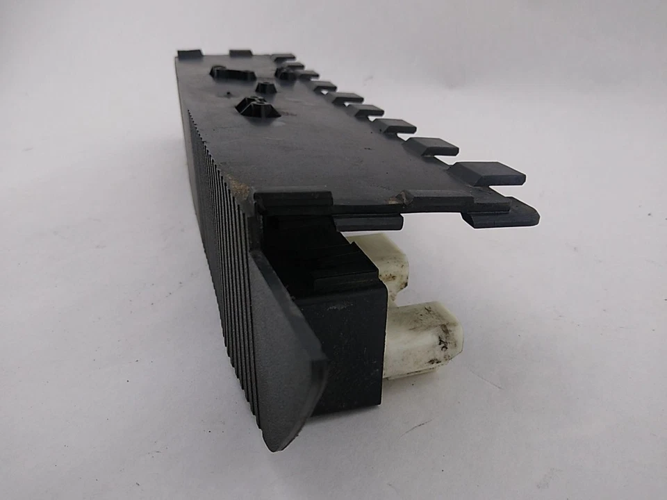 Реле топливного насоса и вентилятора охлаждения Volvo 850 с отделочной крышкой черное подходит для 1994-1997 94 - Изображение 4 из 4