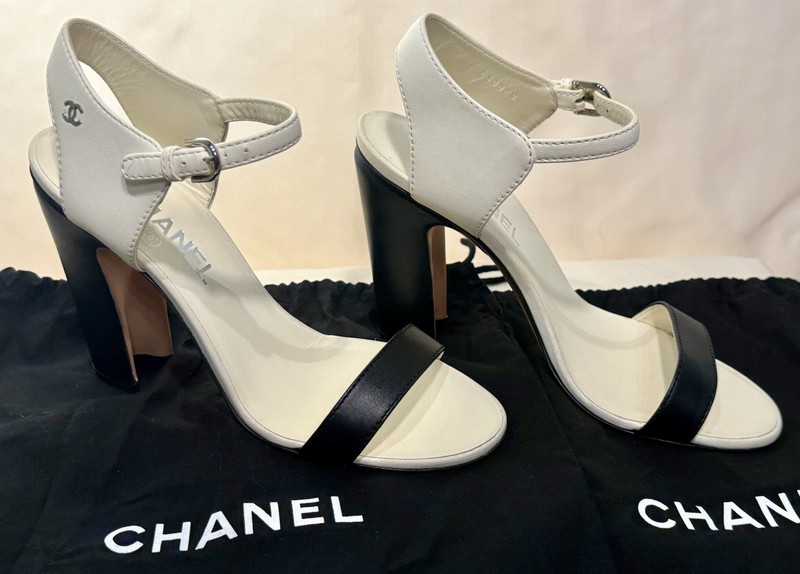CHANEL G30025 Two-Tone CC Leather Ankle Strap Block Heel Sandals EU 39 G30025