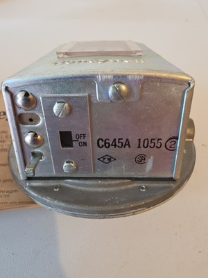 #ad Honeywell C645A 1055 Gas Air Pressure Switch 5 35quot; WC NOS $125.00