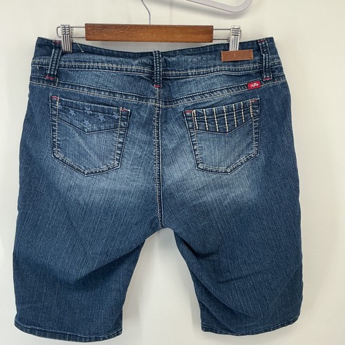 Short bermuda jean femme Royalty taille 14 poches denim bleu **manque 1 bouton** - Photo 3 sur 9