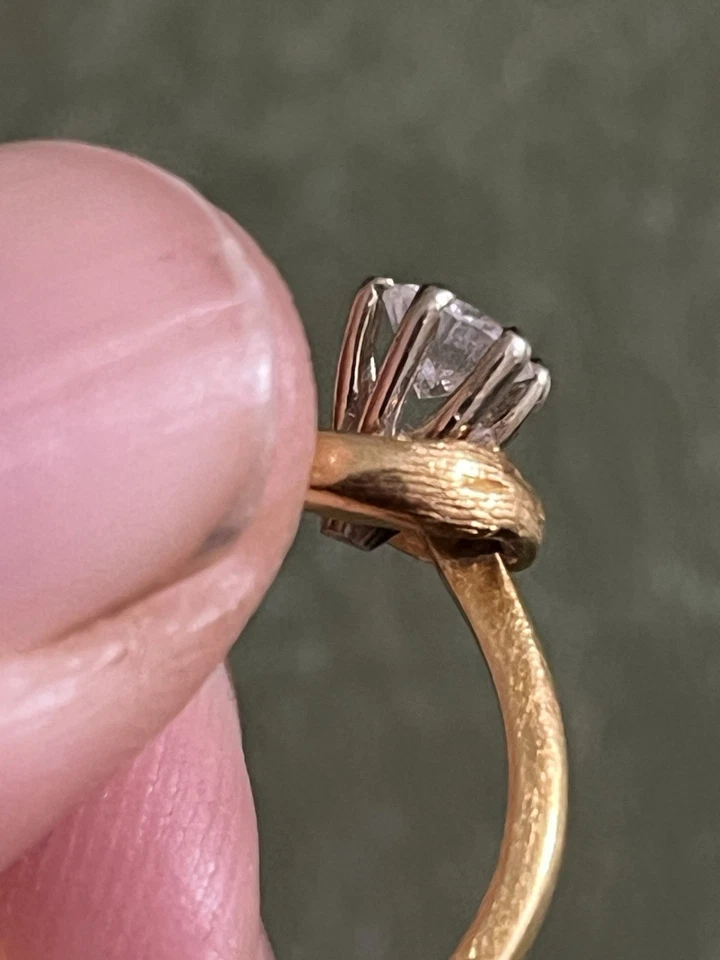 Gold And Diamond Ring - Image 2 of 2