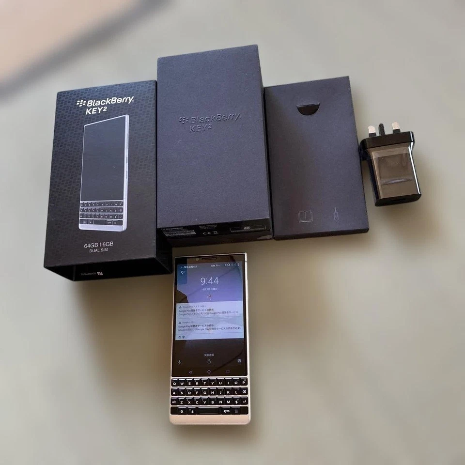 Smartphone BlackBerry KEY2 BBF100-6 Dual SIM 64 GB 6 GB argento sbloccato... - Immagine 3 di 4