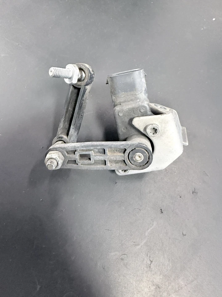 Sensor de posición de nivel de faro delantero derecho Volvo 32246992 XC90 XC60 S90 S60 V60  Foto 2 de 4