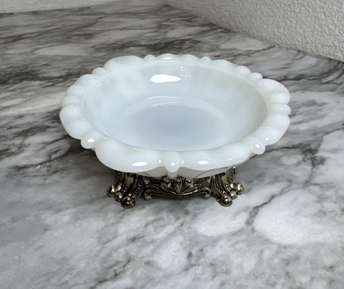 Vintage White Milk Glass Jewelry / Trinket / Candy Dish 5 1/4" – Collectible