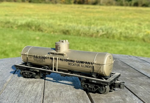 Atlas Steam Era O Scale 8667-4 8,000 Gal. Staley Tank Car # 20617 - Picture 5 of 10