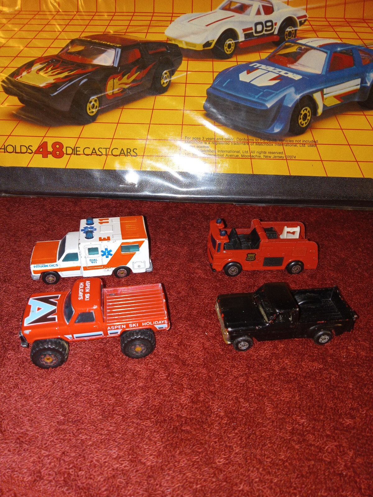 1983 MATCHBOX OFFICIAL COLLECTOR'S CARRY CASE W/4 VINTAGE MATCHBOX CARS
