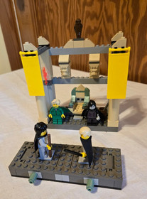 LEGO 4733 Harry Potter: The Dueling Club - 100% w/box & manual 