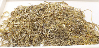 About 2 lb. (900gm) Vintage Chains Necklaces Scrap Gold Recovery Lot