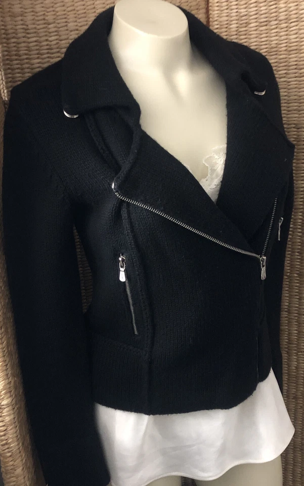 Cárdigan suéter chaqueta pequeña de lana negra ONE GIRL WHO. Foto 2 de 4