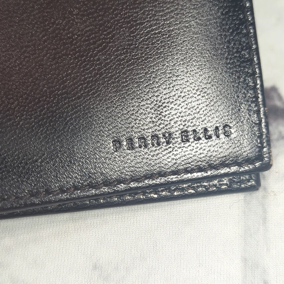 Cartera plegable Perry Ellis marrón de cuero genuino para hombre Foto 2 de 4
