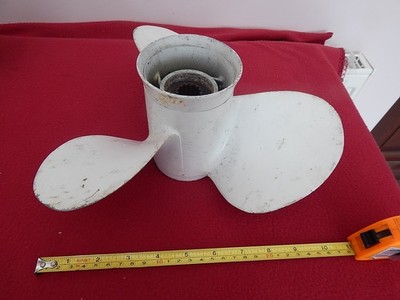 YAMAHA AUSSENBORDER PROPELLER 11 1/2 X 13 G 13 SPLINE 75MM SCHAFTLÄNGE 1640