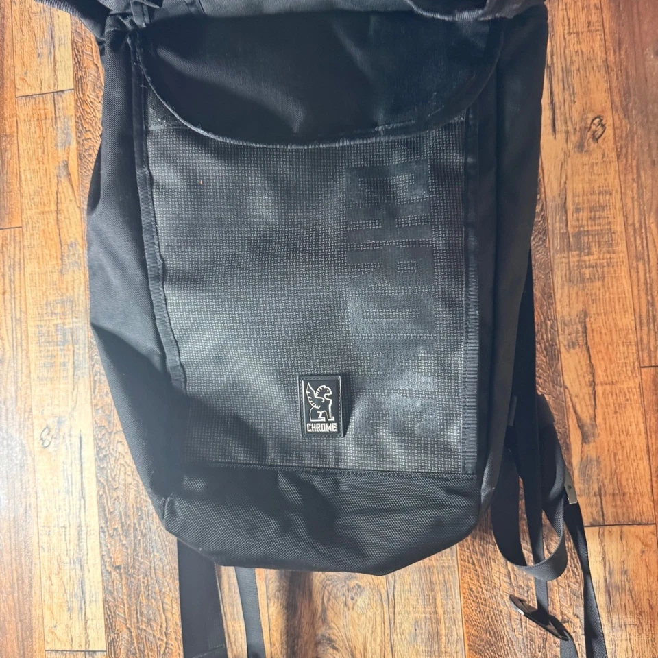 Mochila de carga Chrome Industries Barrage negra con tapa enrollable bolsa de mensajero Foto 2 de 4