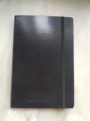 Kennedys schwarzes ledergebundenes Journal neu ohne Etikett 8,5 x 5,5'' von JOURNAL BOOKS (LEGAL)
