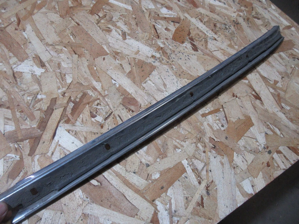 Chevrolet Impala 1961 2 puertas techo rígido sello de clima moldura pieza paso Foto 2 de 3