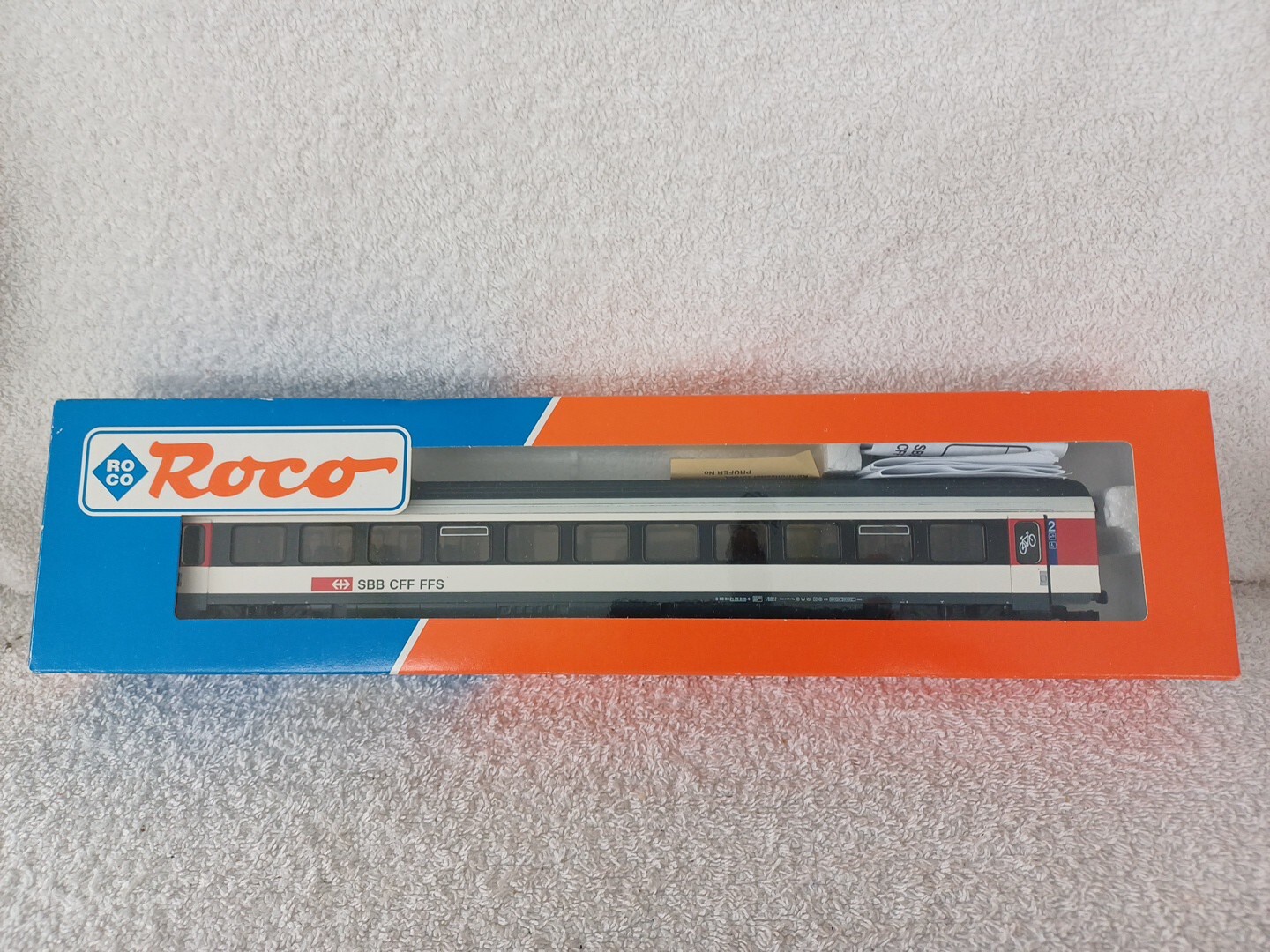 Roco HO Gauge 45333 SBB 2nd Class Coach With Bicycle Compartment