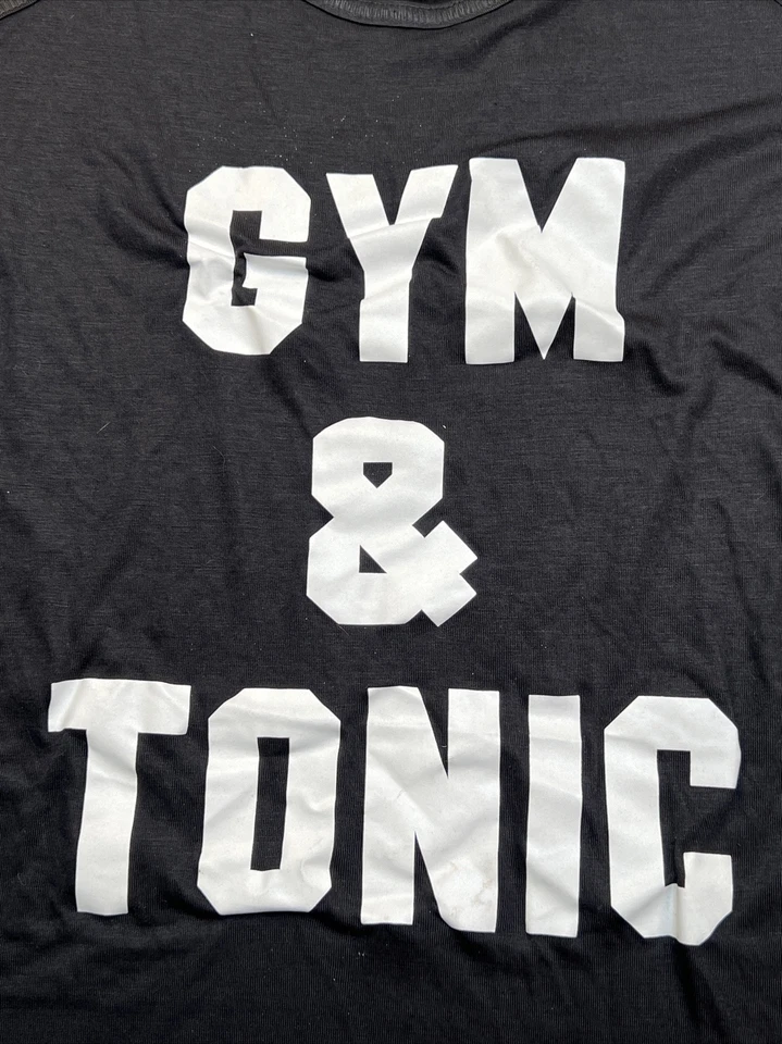 Camiseta KATYDID Tanque Sin Mangas Negra "Gimnasio y Tónico" Divertida Nueva Con Etiquetas Nueva Con Etiquetas Foto 3 de 4