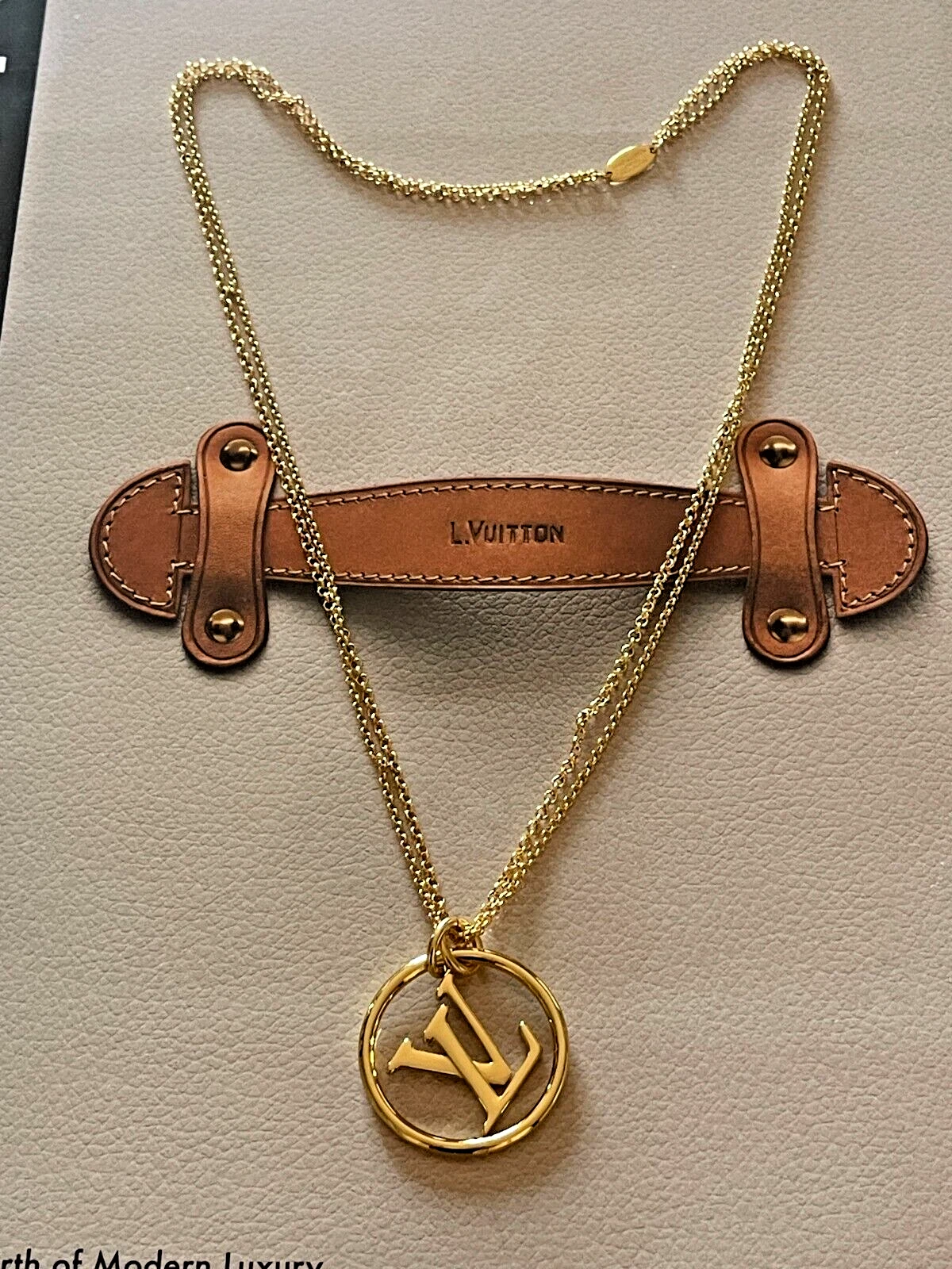 LOUIS VUITTON（LV） Collana con ciondolo Louis Vuitton LV catena oro