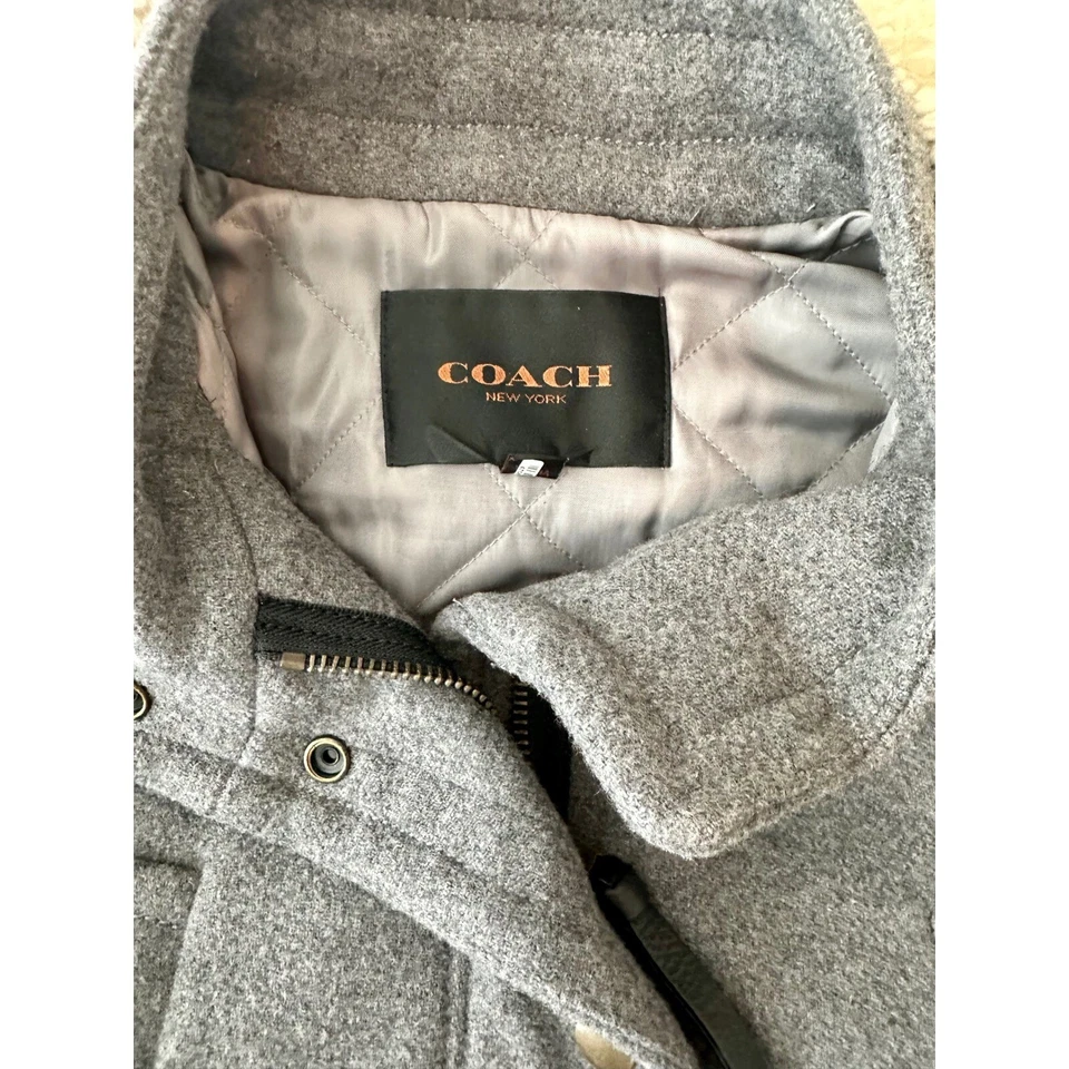 Abrigo Coach Mezcla Lana Con Capucha Botón Palanca Delantero Gris Chaqueta de Invierno Talla Pequeña Foto 3 de 4