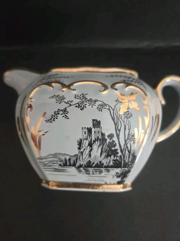 Vintage Creamer RARE Porcelain Sadler Castle Design Blue Gold Gilding 1926. - image 2 of 4