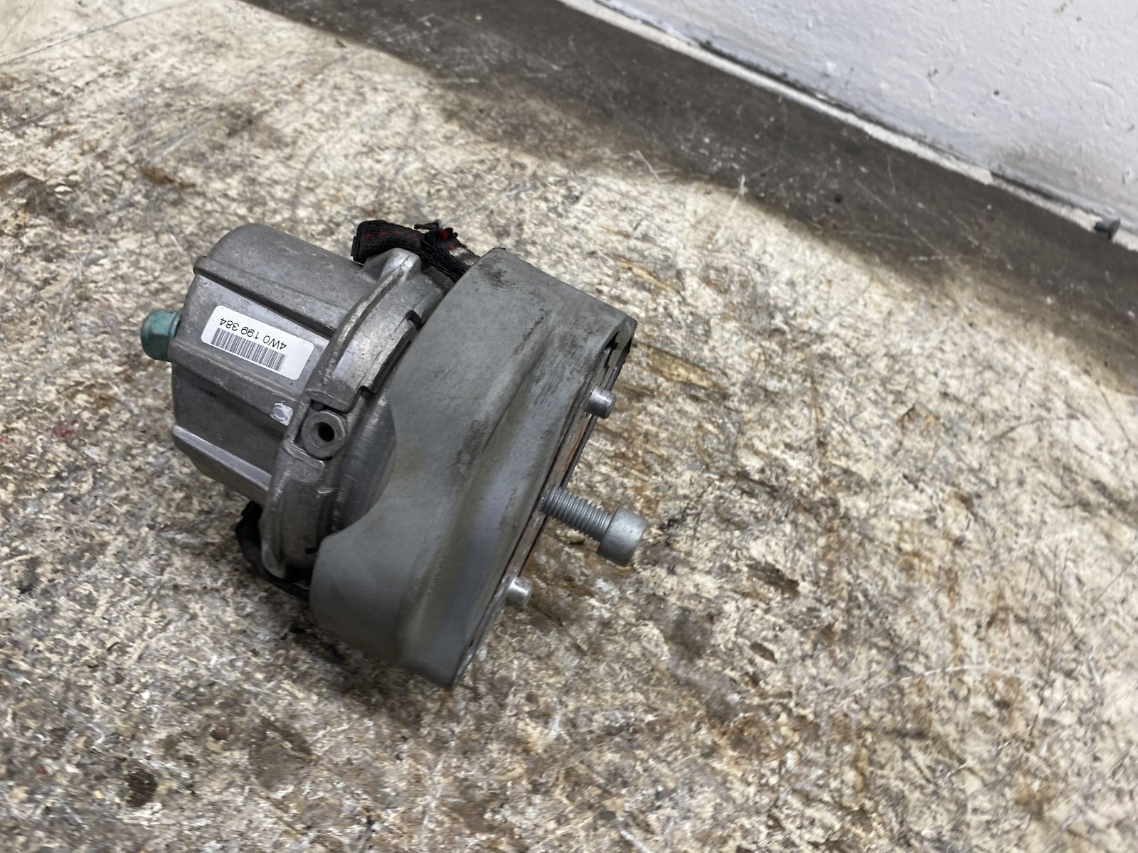 Bentley Flying Spur 2013-2018 FRONT+RIGHT Engine mount