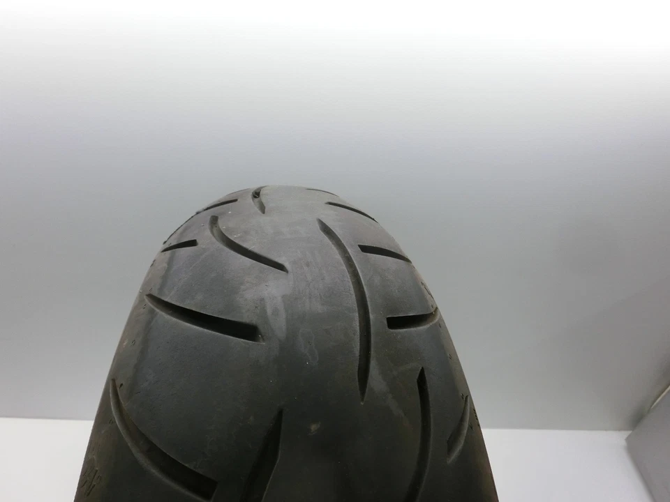 Metzeler Roadtec Z8 Reifen 160 60 17 69W DOT4923 mittig 4,5 mm  Int.255hi - Bild 2 von 2