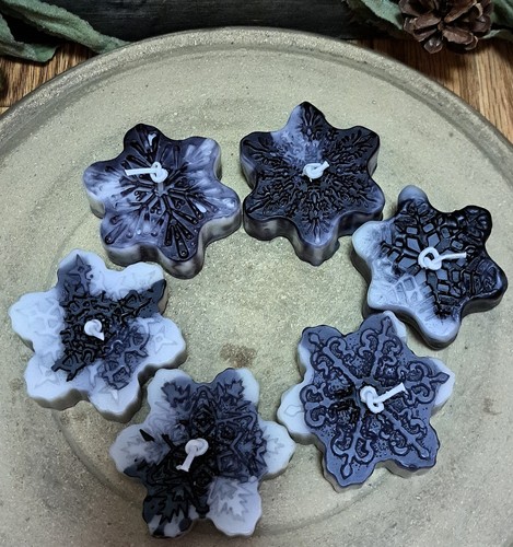 1- 2.75"PRIMITIVE FARMHOUSE BLACK/WHITE/GRAY BEESWAX SNOWFLAKE CHRISTMAS CANDLE - Picture 2 of 4