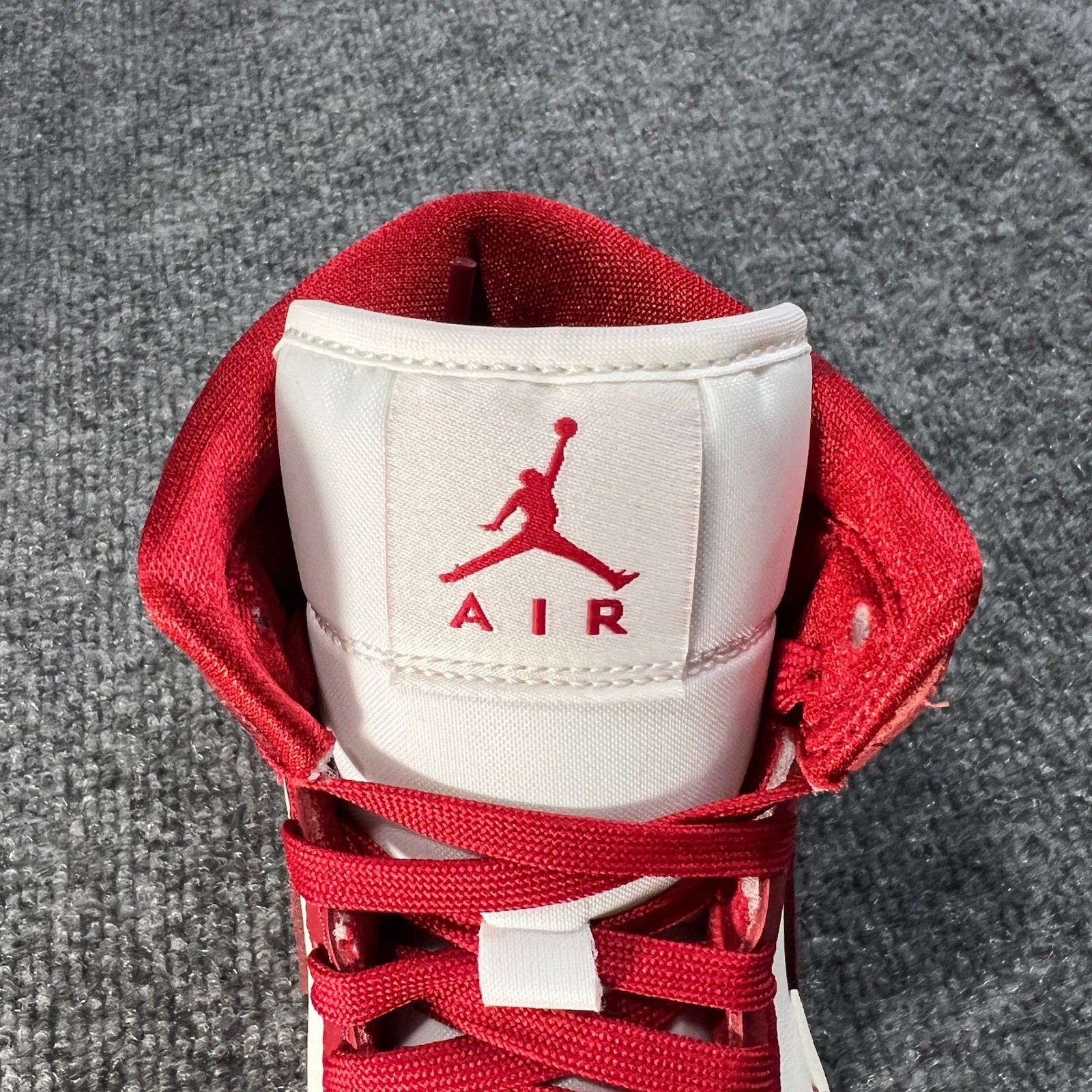 NEW Nike Jordan 1 Mid SE Wmns 7 / 5.5Y Sail Varsity Team Red Sneakers HJ9337-106 thumbnail 6