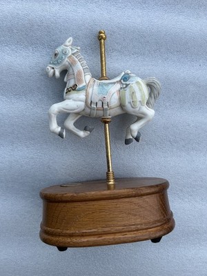 Willitts Musical Carousel Horse With Wooden Base Music Box ( music doesn t work)