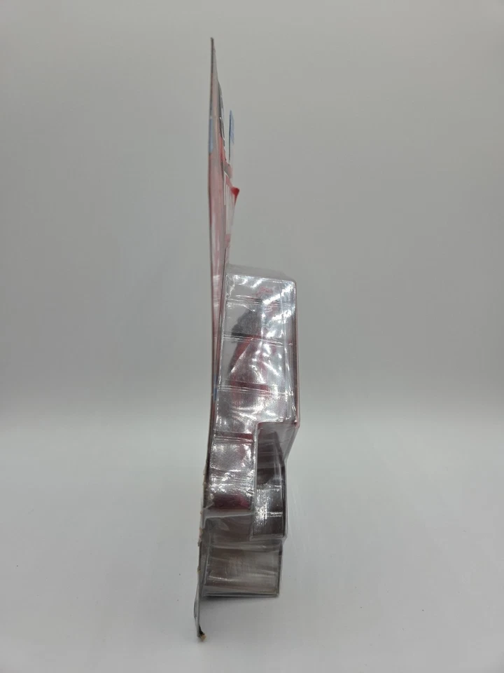 Hasbro 2011 - Marvel Universe SCARLET WITCH - Series 4, #16  - Image 4 of 4