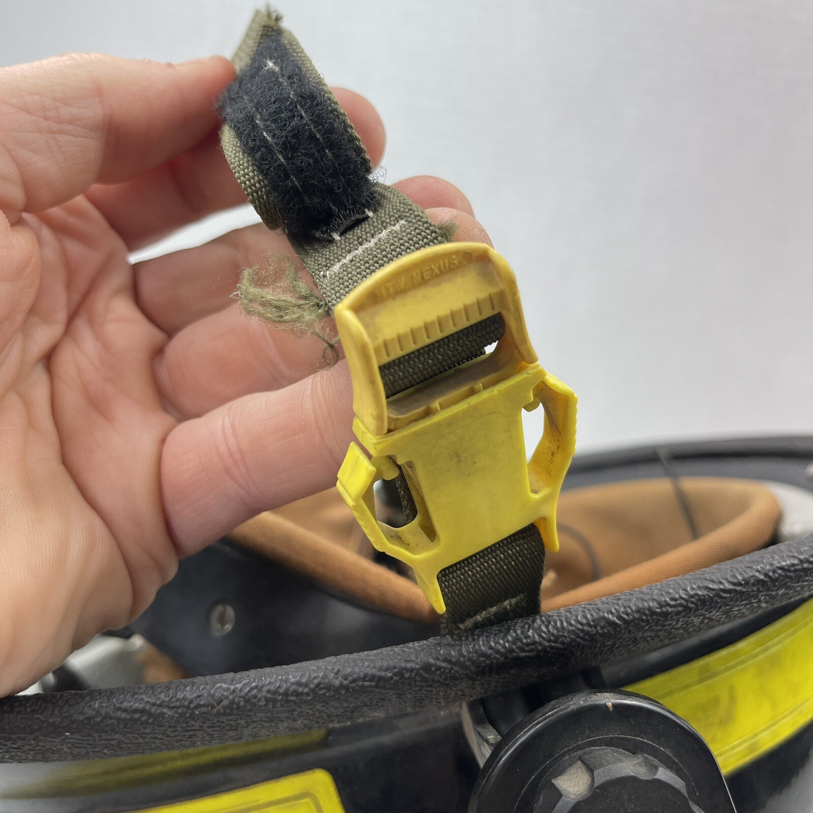 Cairns & Brother N660C Metro Firefighter Helmet Medium 6.5"7.5" Adjust