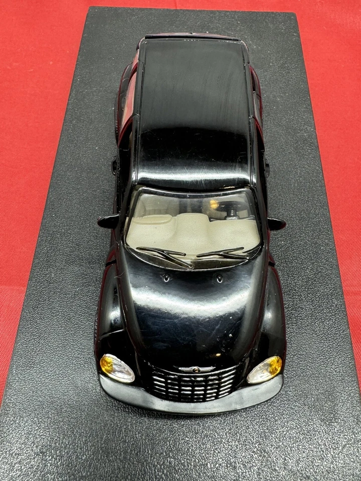 Saico Chrysler PT Cruiser 1/34 Scale Pull Back Friction Black - Image 4 of 4
