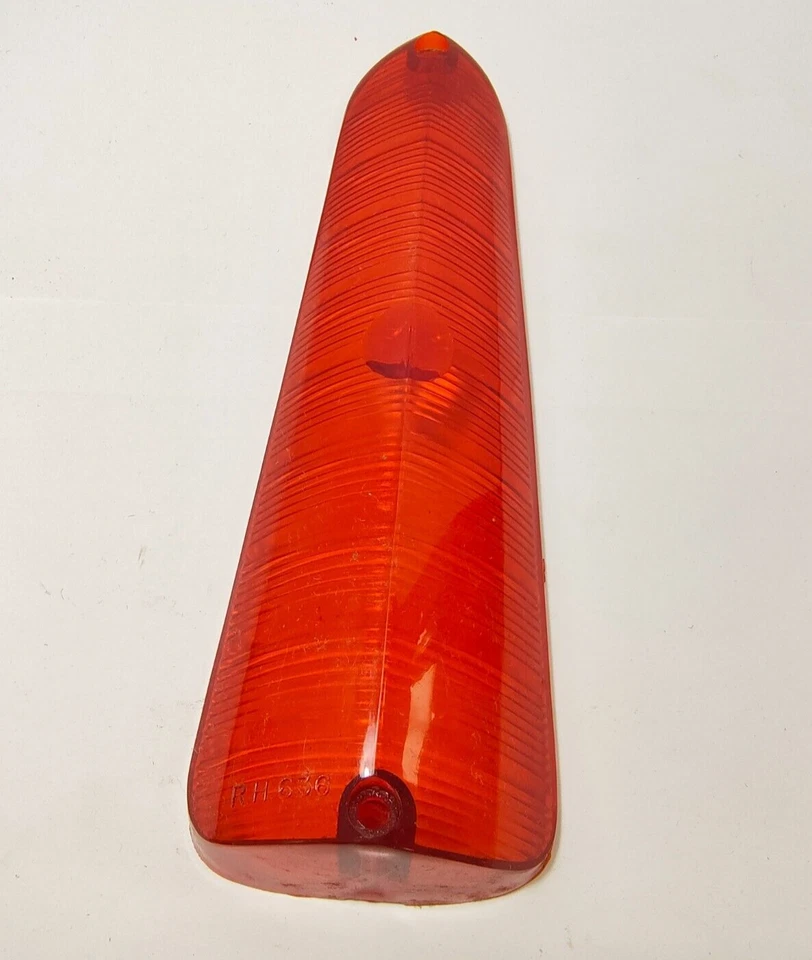 Luz trasera derecha Plymouth Savoy Belvedere Fury 1960 lente roja 1960888 nuevo en stock Foto 2 de 4