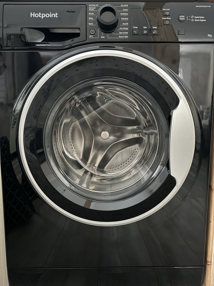 Hotpoint black washing machine 9Kg 1600 spin eBay