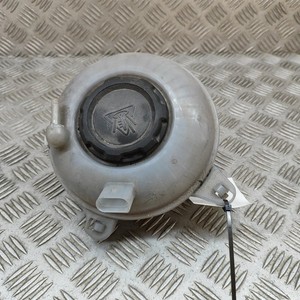 VOLKSWAGEN PASSAT B8 Ausgleichskühlmittelbehälter 5Q0121407G 2.0D 110kw 2016