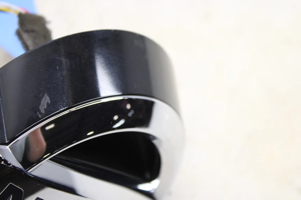 Nissan Juke Nismo RS 2015-2017 emblema delantero/cámara OEM LS16 Foto 3 de 4