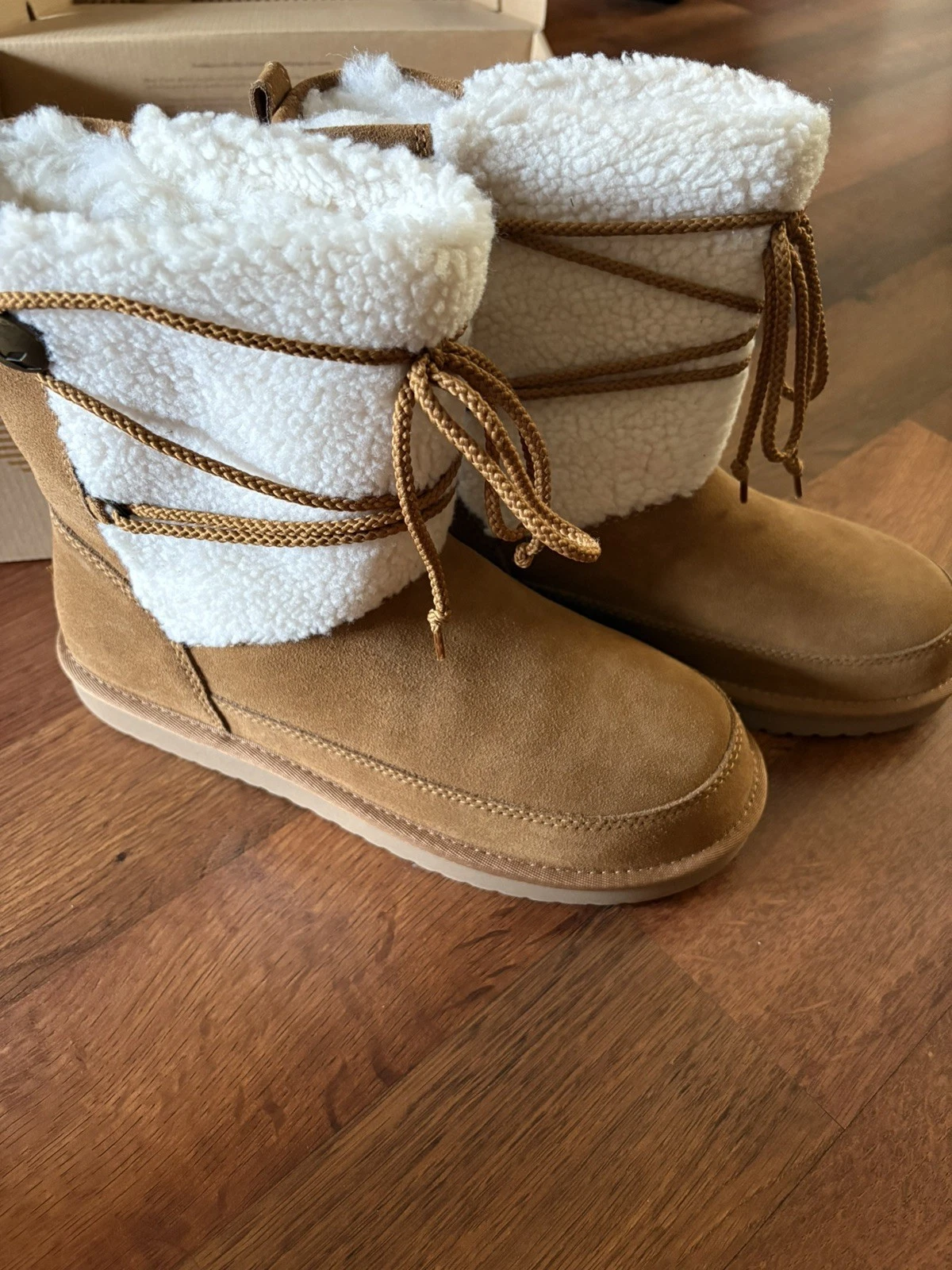 Koolaburra by UGG Michon Short Boots Womens 9 Tan Brown Chestnut Warm