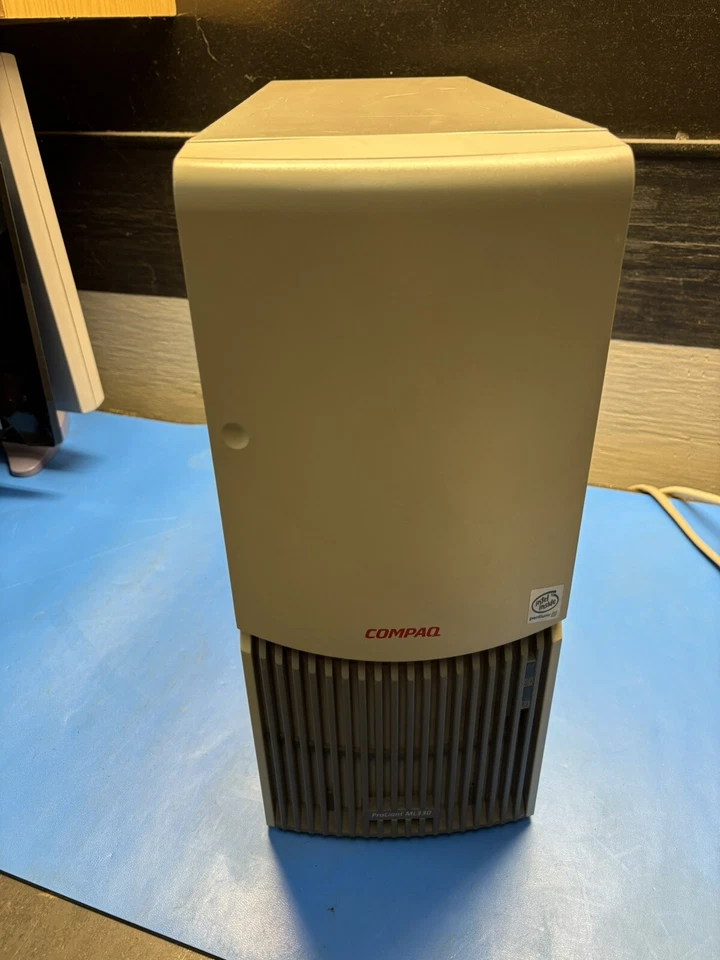 Vintage Compaq ProLiant ML330 Server w/ Pentium III @866MHz , 384MB RAM - Image 2 of 4