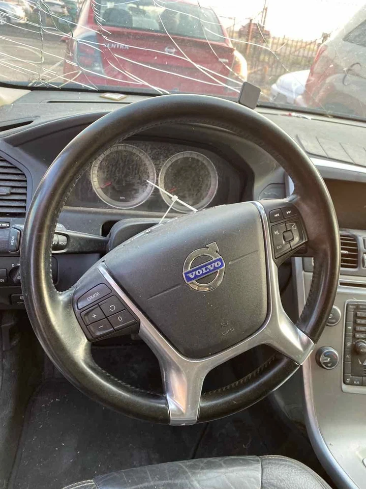 Conjunto de filtro de aire usado se adapta a: Volvo 60 SERIES S60 T6 2011 6 cilindros grado A Foto 2 de 4