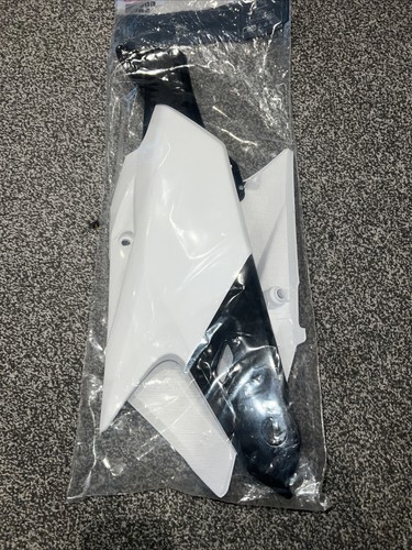 Polisport Side Panels For Yamaha YZ250 2014-2018 YZF450 2014-2017 White Black - Picture 3 of 5