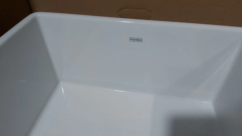 Fregadero de arcilla cortafuegos de cuenco único Franke Farmhouse FHK710-30WH, blanco Foto 3 de 4