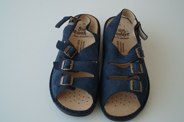 Period boxed German sandals â fjm44