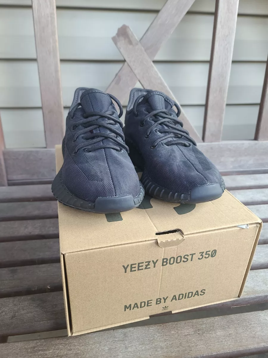 Yeezy size 4y hotsell