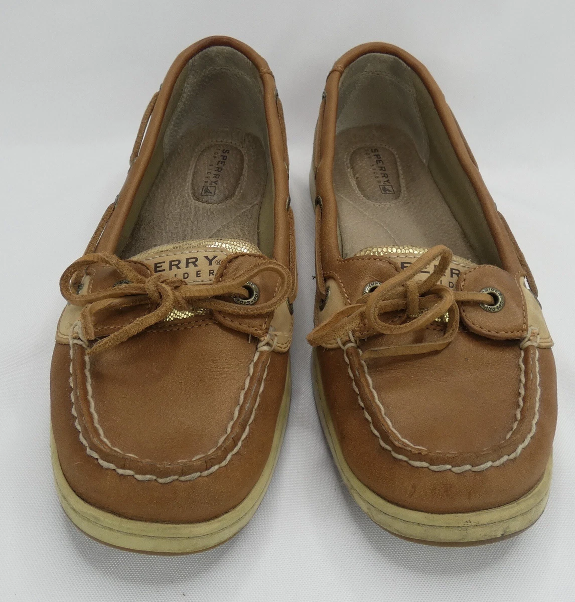 brown sperry outfit