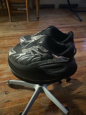 Black and Silver PUMA Inverse - MEN 10.5 US Sneakers