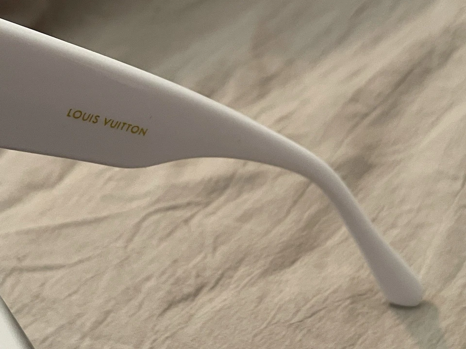 Gafas de sol Louis Vuitton Cyclone unisex blancas y doradas lentes con monograma con estuche Foto 4 de 4