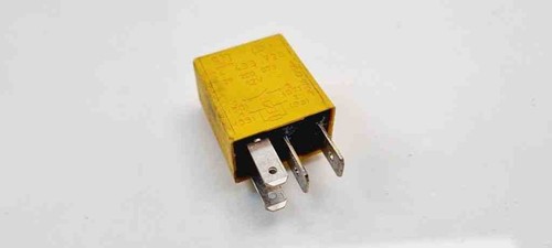 OPEL MERIVA B Relais 24433728 1.60 Petrol 74kw 2004 31098048