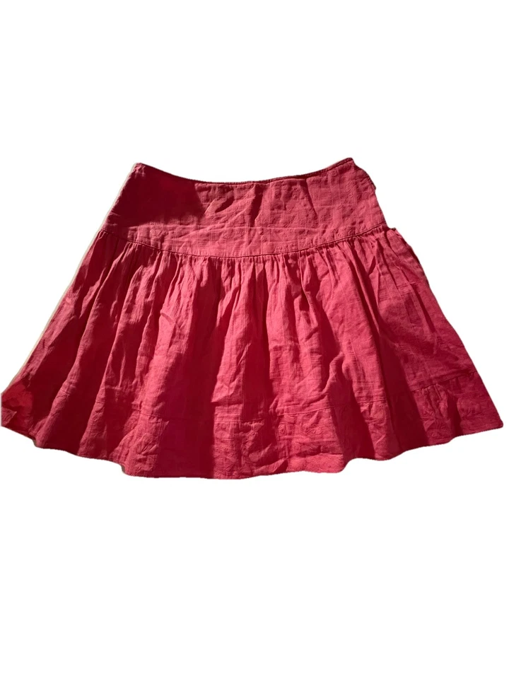 Volcom Skirt Red Size 8 (10) summer skirt hidden print on top /base,zipper #407 - Image 3 of 4