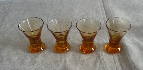 4 alte Schnapsgläser Likörgläser - Bild 2 von 3